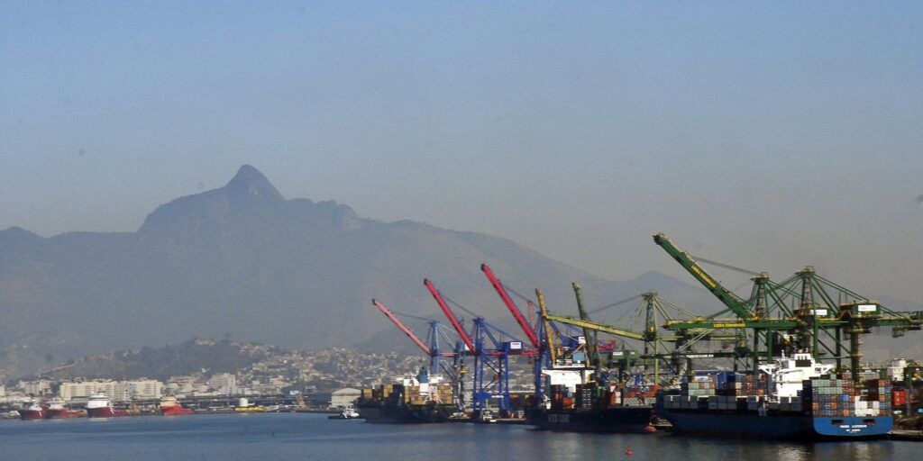Balança comercial tem superávit mais baixo em três anos