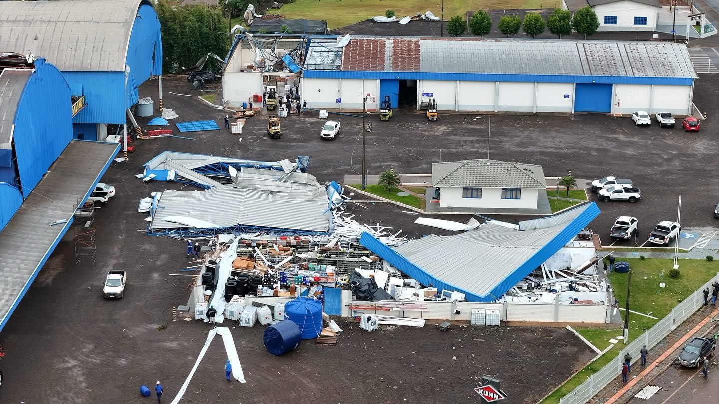 Imagens aéreas revelam destruição assustadora em cidade na divisa de SC com o Paraná