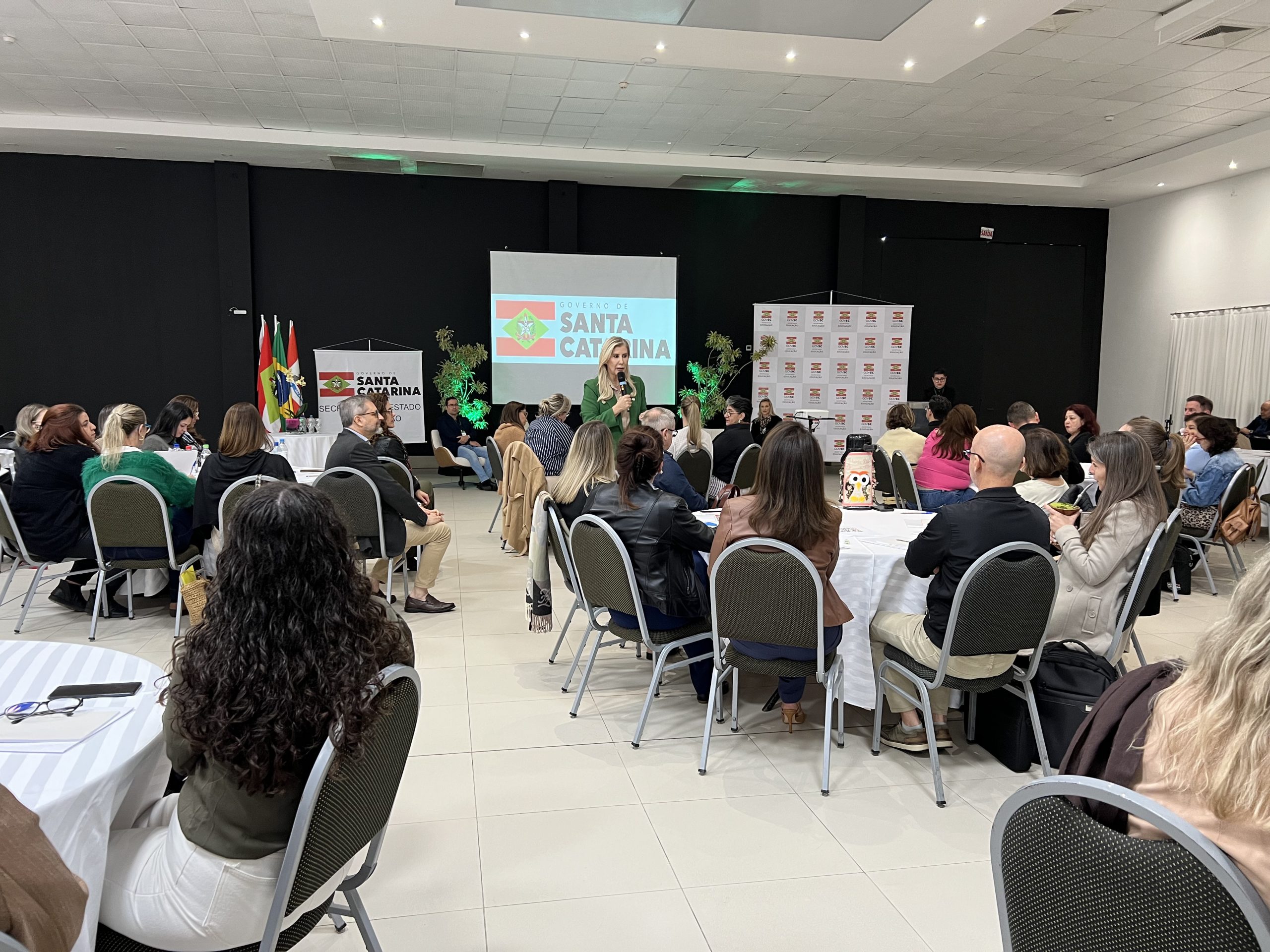 Secretaria de Estado da Educação apresenta Programa de Qualificação da Aprendizagem a profissionais dos núcleos pedagógicos