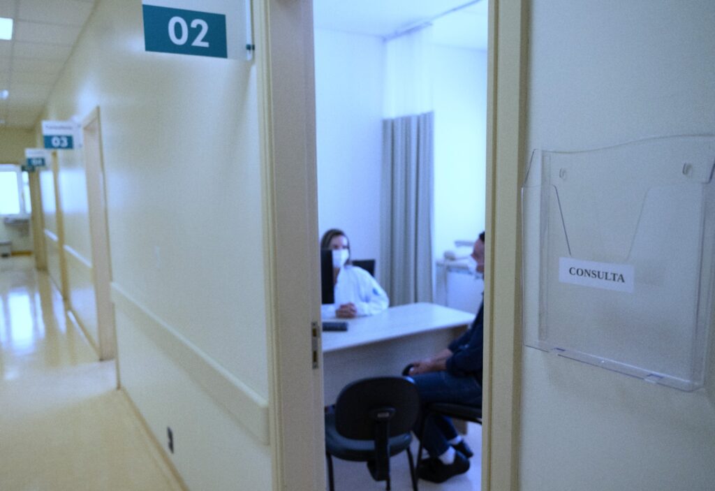 Saúde SC lança processo seletivo para médicos e fonoaudiólogo em hospitais da Grande Florianópolis