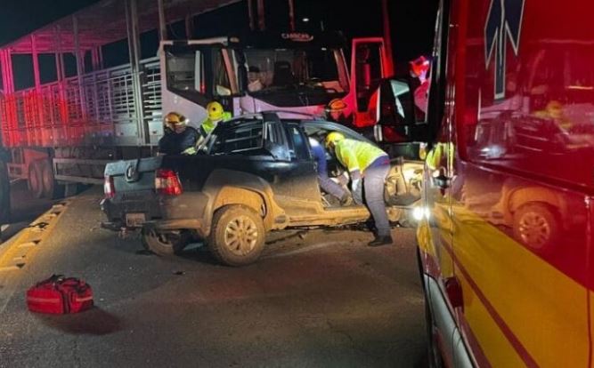 Colisão frontal na BR-280 termina com morte