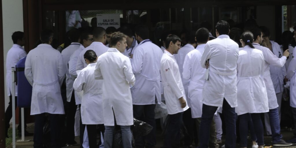 Prazo para recursos do Enamed 2026 e Revalida 2026/2 vai até quinta