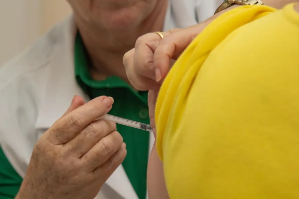 Mesmo no inverno, São José reforça alerta para vacinação contra a dengue