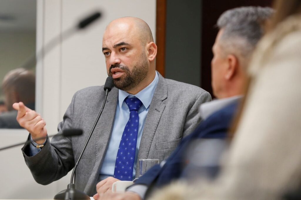 Secretário Diogo Demarchi debate com Bancada da Serra a situação dos Hospitais de Bocaina do Sul e Santa Cecília 