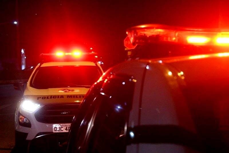Homem atira contra ex e atual companheiro com crianças na casa em Canoinhas