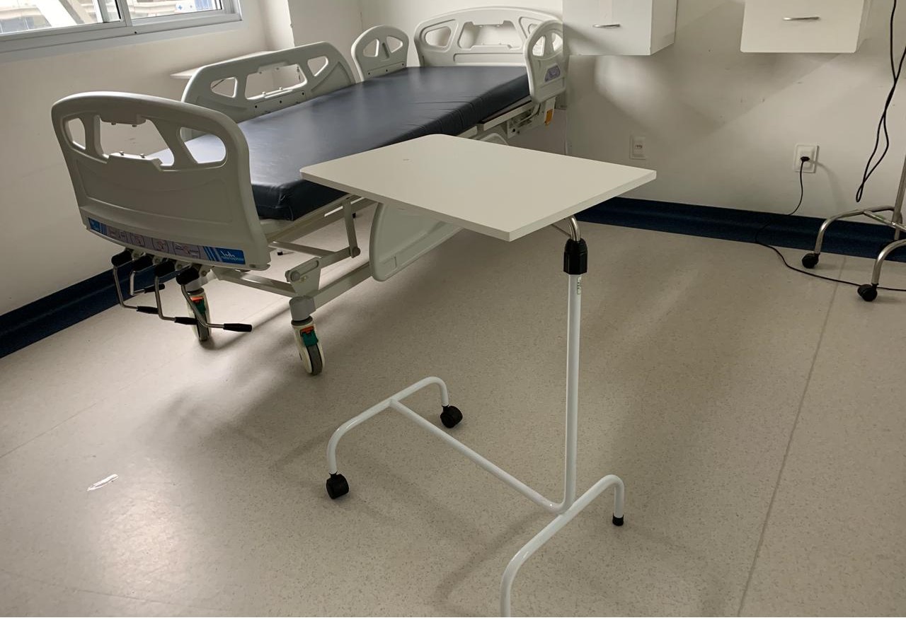 Hospital e Maternidade Tereza Ramos recebe novas mesas de alimentação para melhor atender pacientes