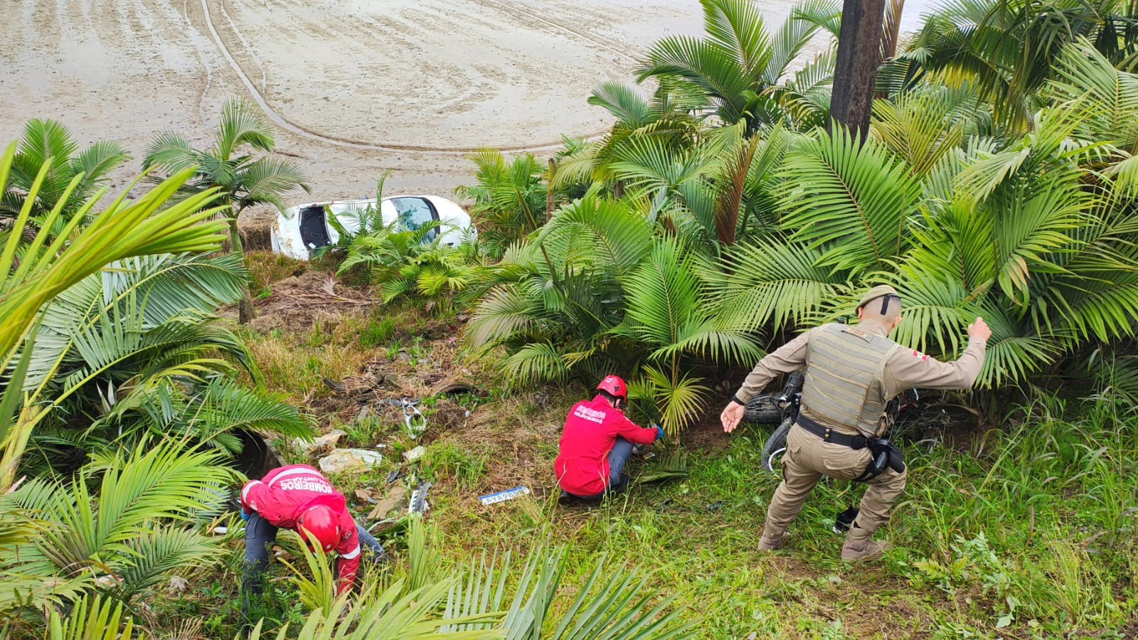 Motociclista é arremessado e morre após colisão em SC