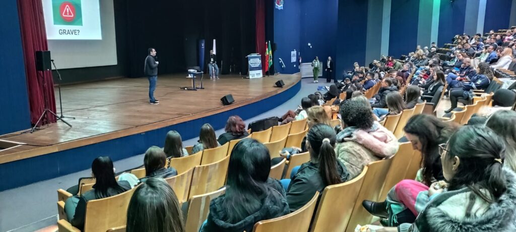 Simpósio Catarinense de Emergências Clínicas qualifica profissionais para fortalecimento da rede de atendimento de urgência
