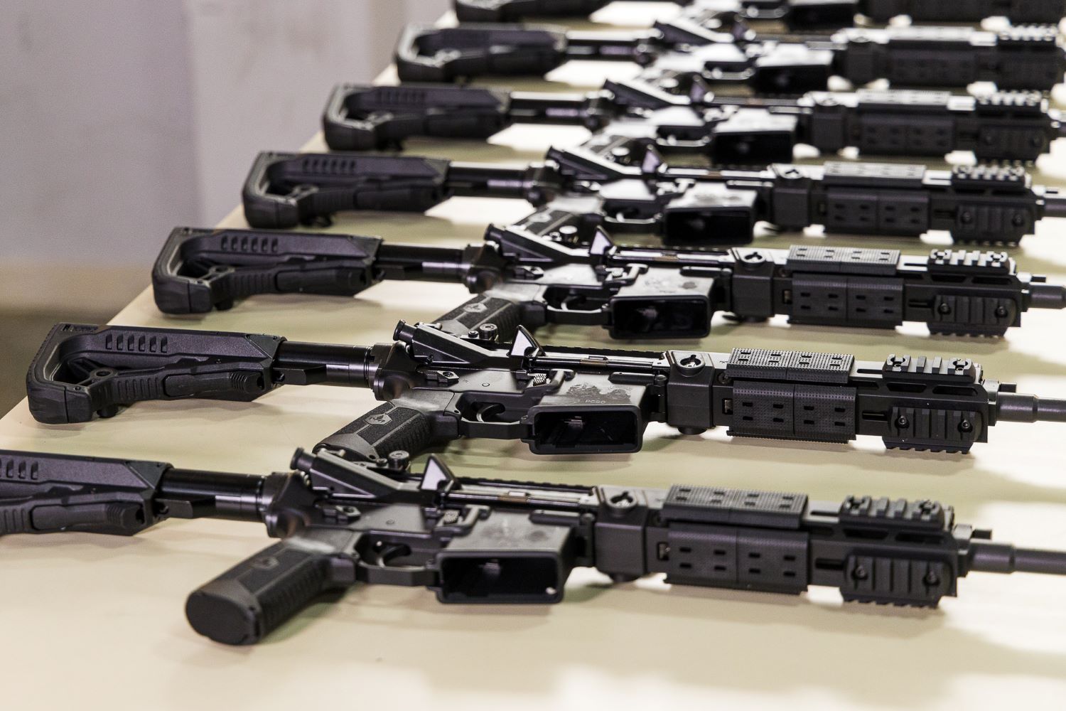 Governo de SC anuncia a aquisição de 350 novos fuzis israelenses para a Polícia Civil