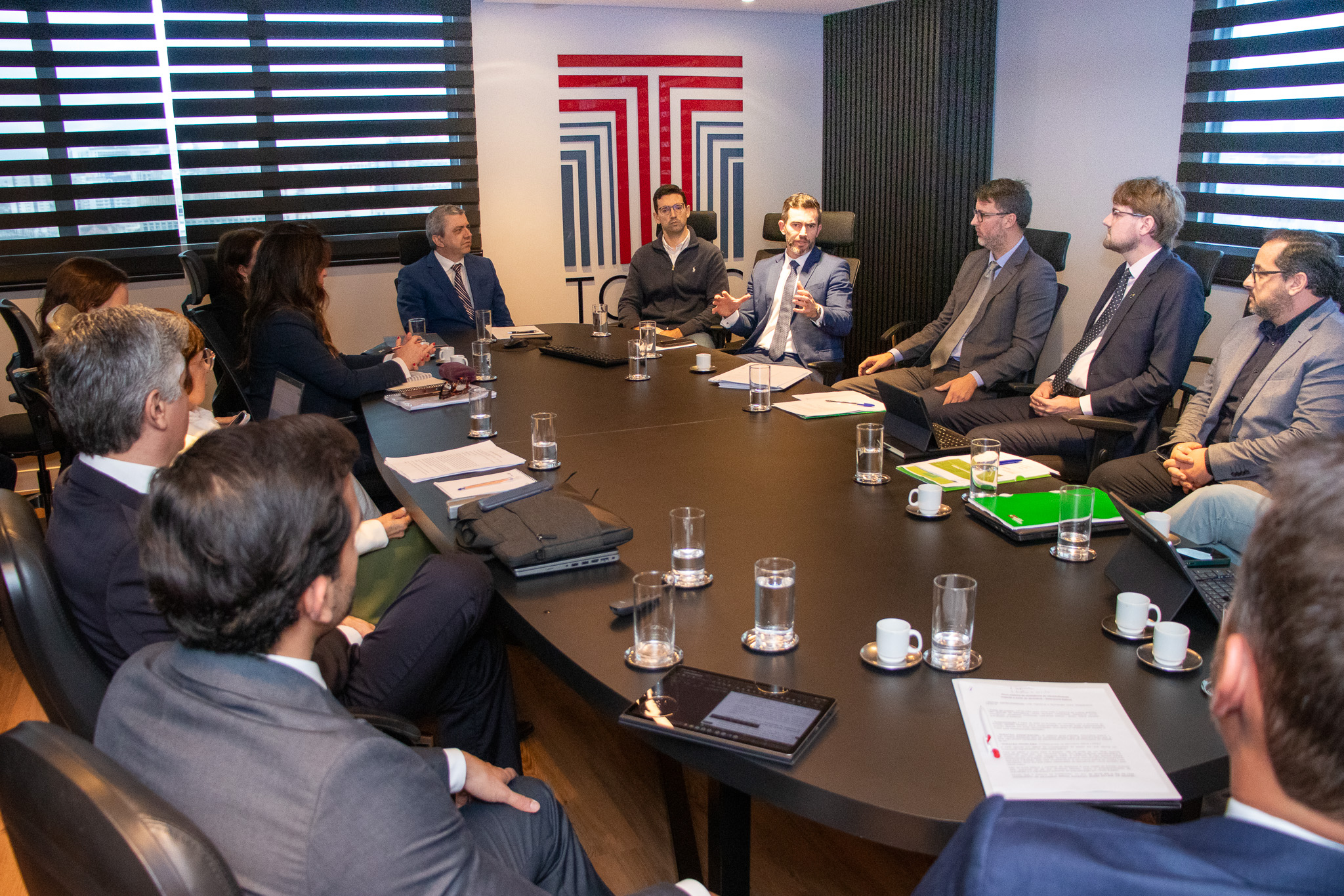 PGE/SC participa da Mesa de Consensualismo do TCE/SC sobre assistência judiciária gratuita