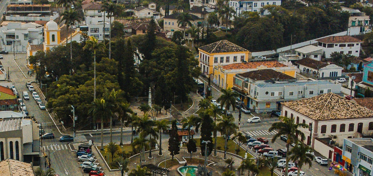 Terça na Praça reúne música, literatura e gastronomia no Centro Histórico de São José