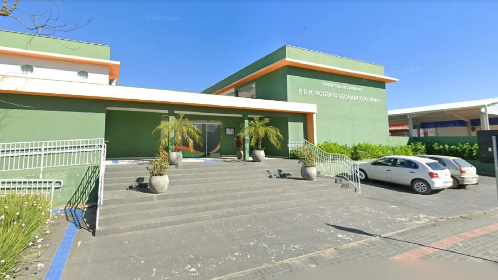 Aluno é esfaqueado após discussão com colega em escola de SC