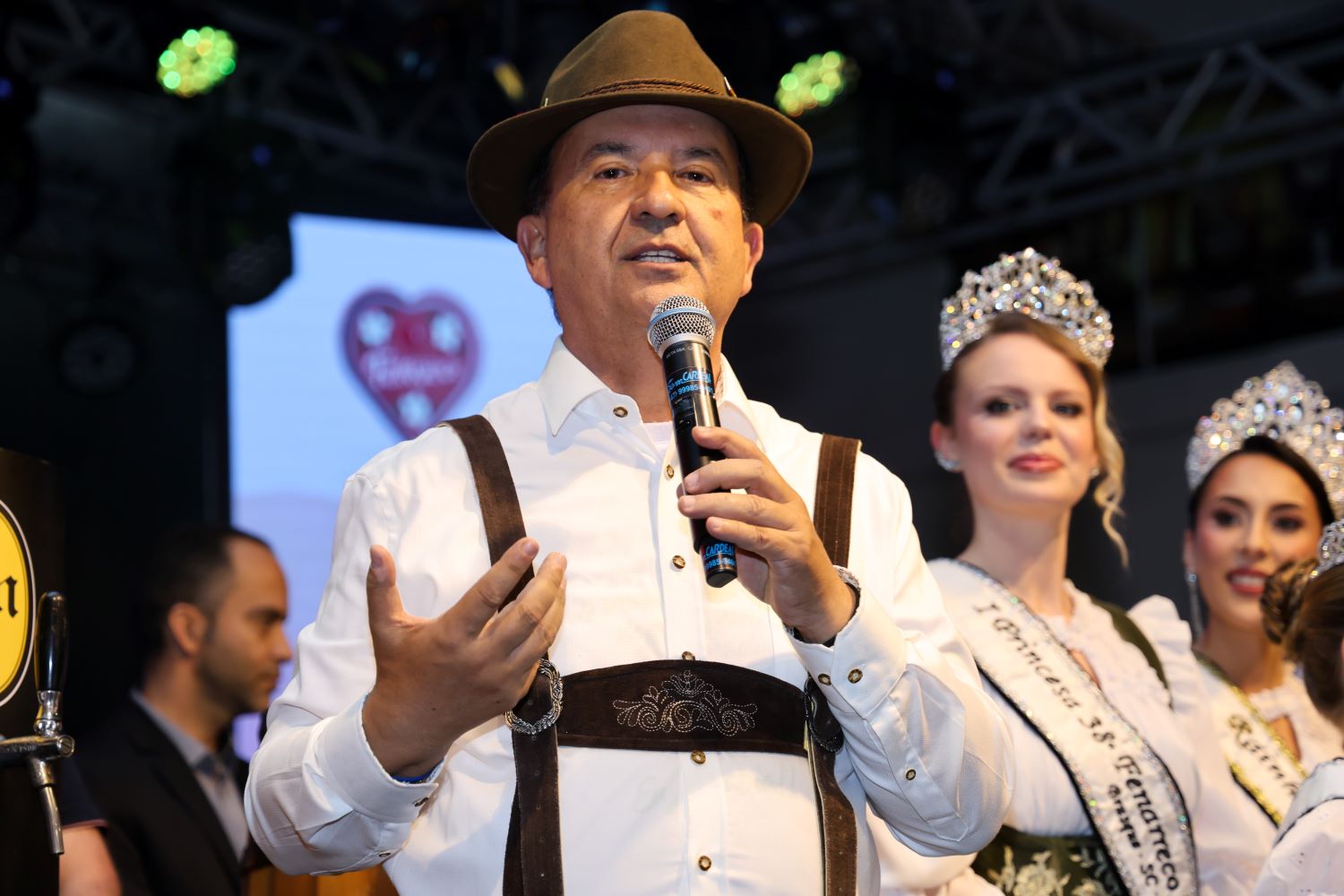 Em Brusque, Jorginho Mello participa da abertura da 38ª Fenarreco