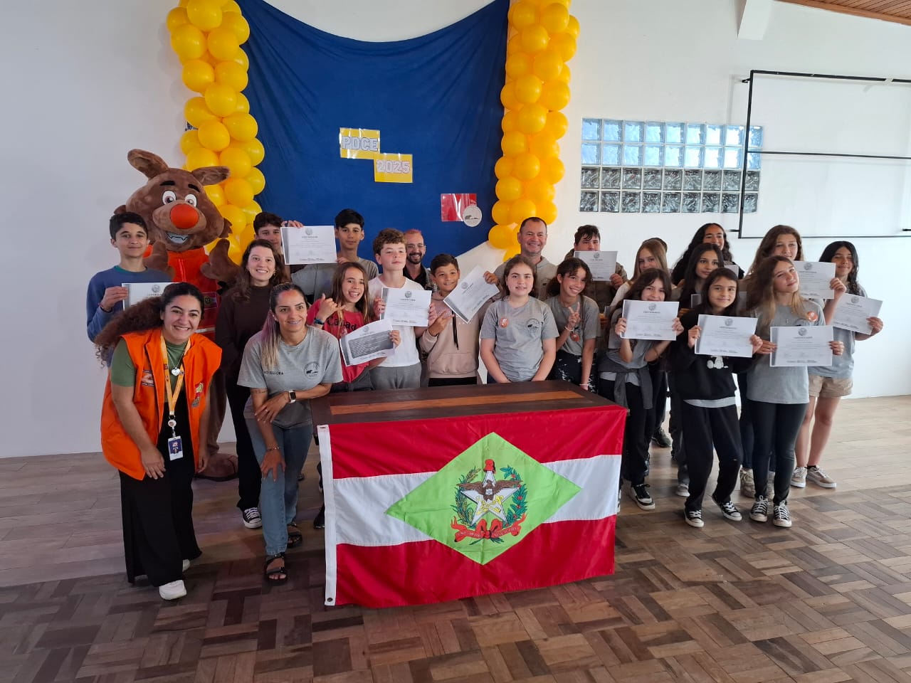 Alunos de Florianópolis se formam no Programa Defesa Civil na Escola