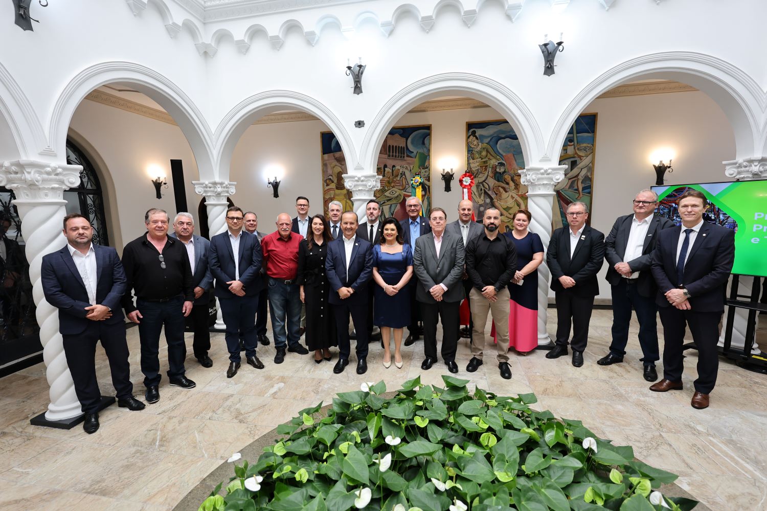 Governo do Estado impulsiona R$ 1,2 bilhão em novos investimentos privados e projeta mais de 4 mil empregos em SC