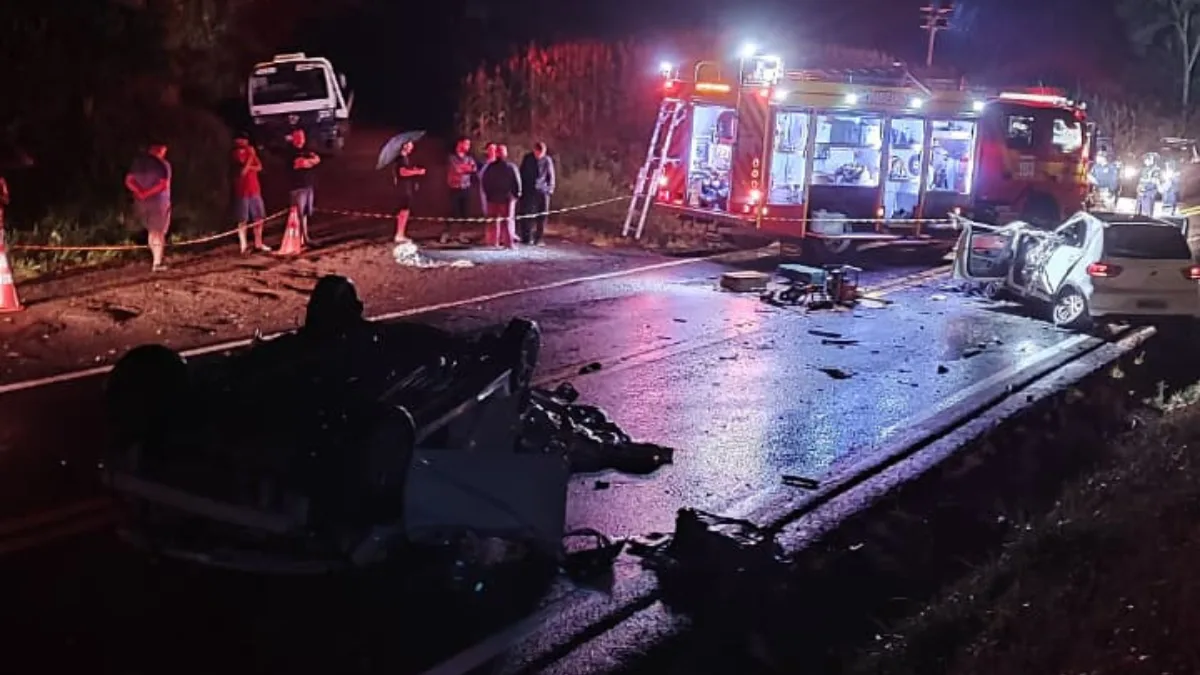 Dois motoristas morrem em grave colisão frontal na BR-163 entre PR e SC