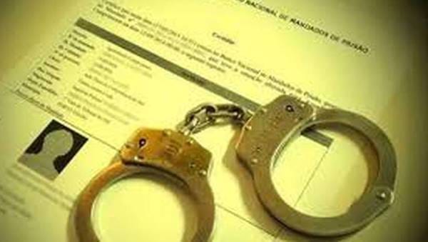 PM cumpre mandados por estupro de vulnerável e dívida de pensão em Canoinhas