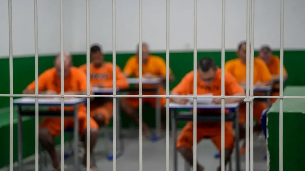 Mais de 7 mil presos de SC se inscrevem no Enem PLL 2025