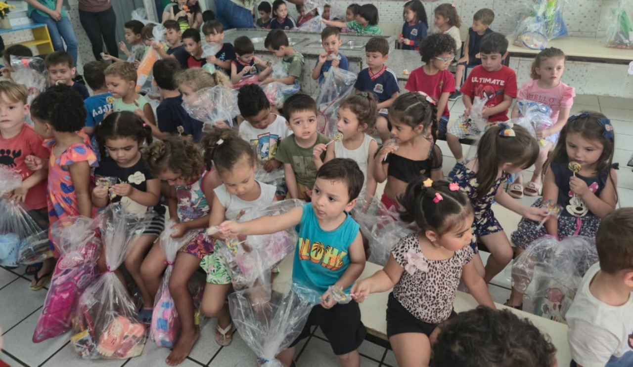 Mais três creches de São José recebem brinquedos do Projeto Hora do Brinquedo 