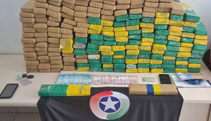Casal é preso com mais de 200 kg de maconha em Joinville; crianças estavam no veículo