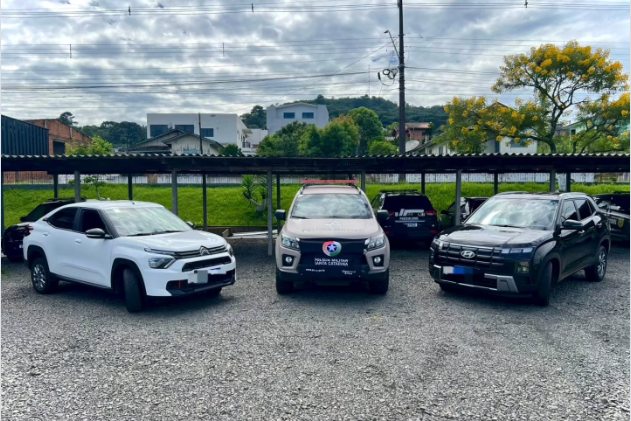 PM de Porto União recupera veículos clonados e com registro de furto