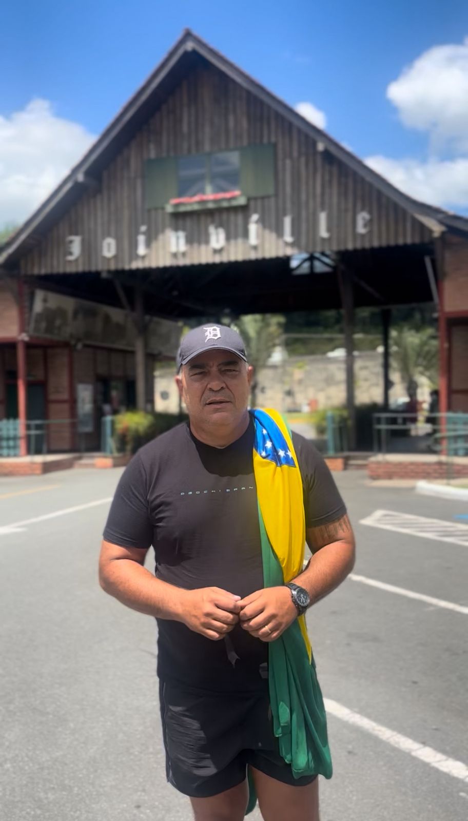 Deputado Sargento Lima participa de caminhada contra prisão de Jair Bolsonaro