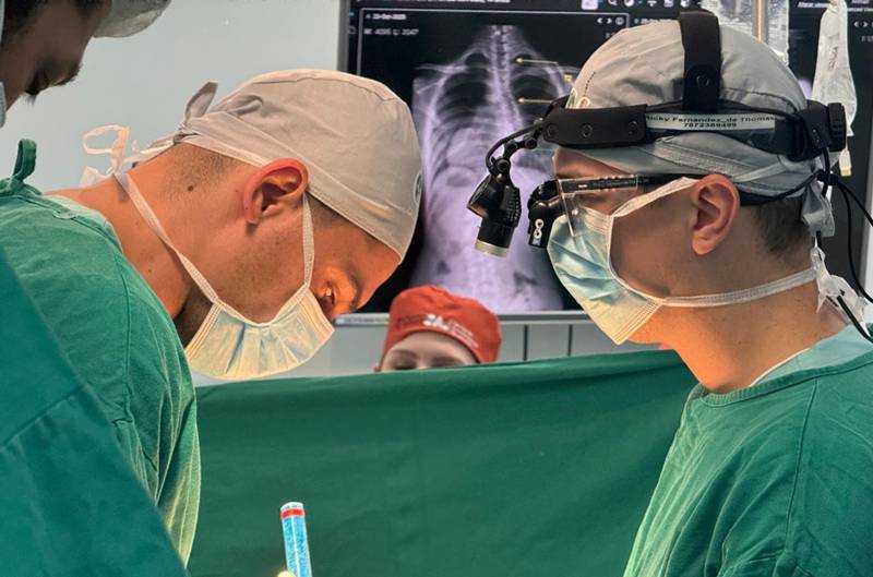 Mutirão em hospital infantil beneficia 11 crianças com cirurgias de coluna