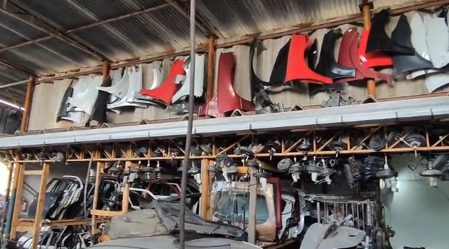 Empresário é preso em flagrante por comércio ilegal de autopeças em São José