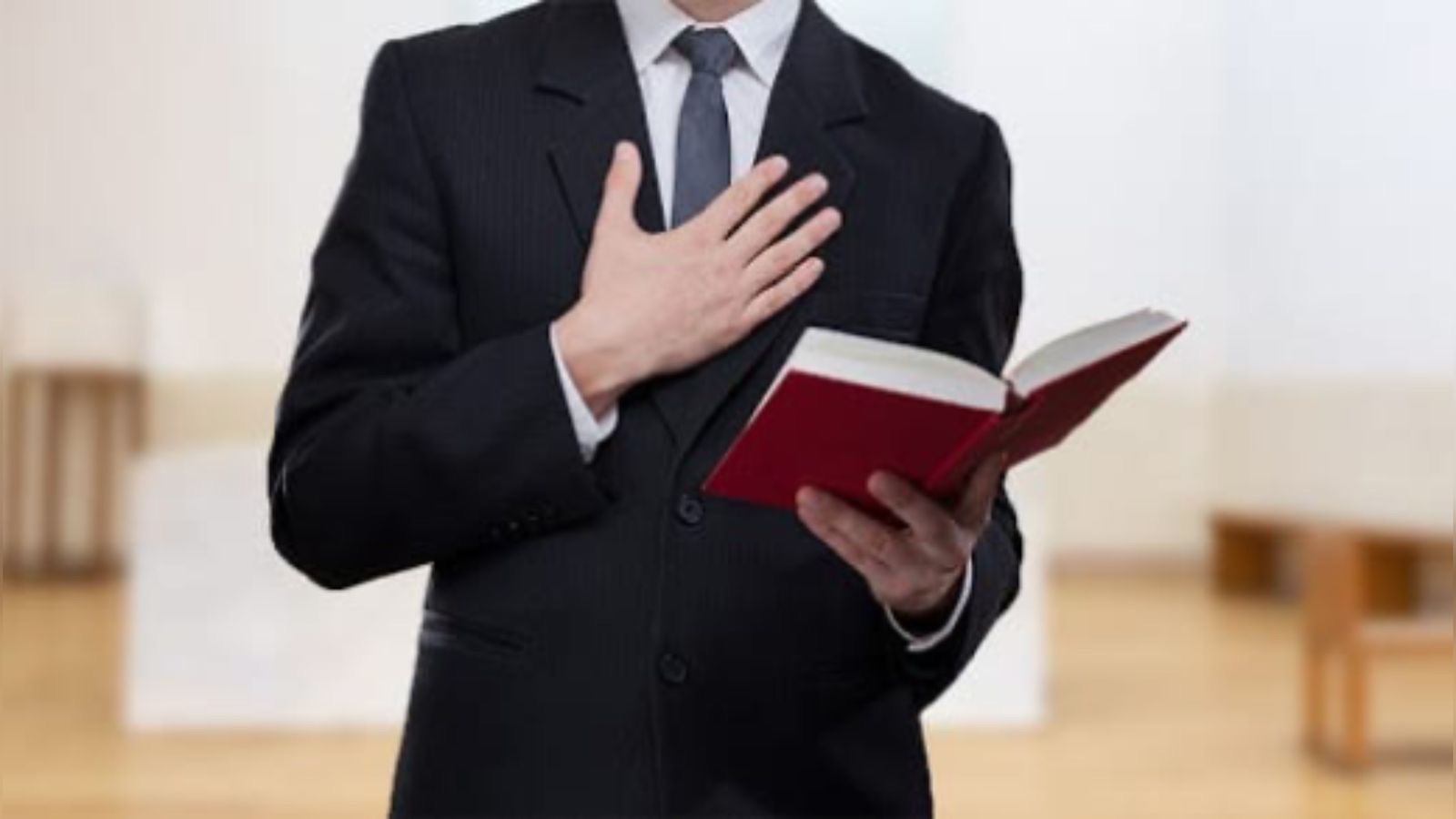 Pastor é esfaqueado dentro de residência após discussão com ex-companheiro de fiel no Vale do Itajaí