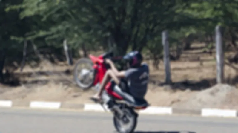 PM prende motociclista por direção perigosa em Canoinhas
