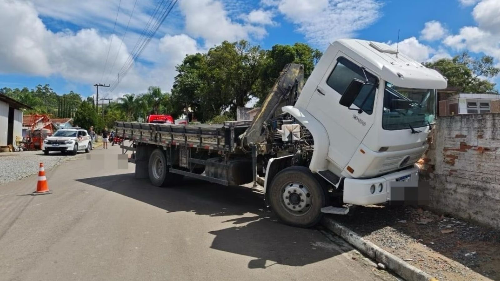 Homem morre após ser atingido pelo próprio caminhão em rua no Alto Vale