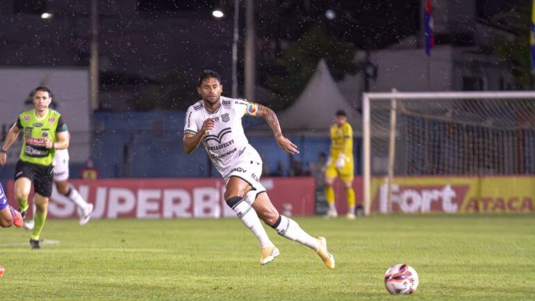 Figueirense perde de 4 a 2 e é rebaixado no Campeonato Catarinense