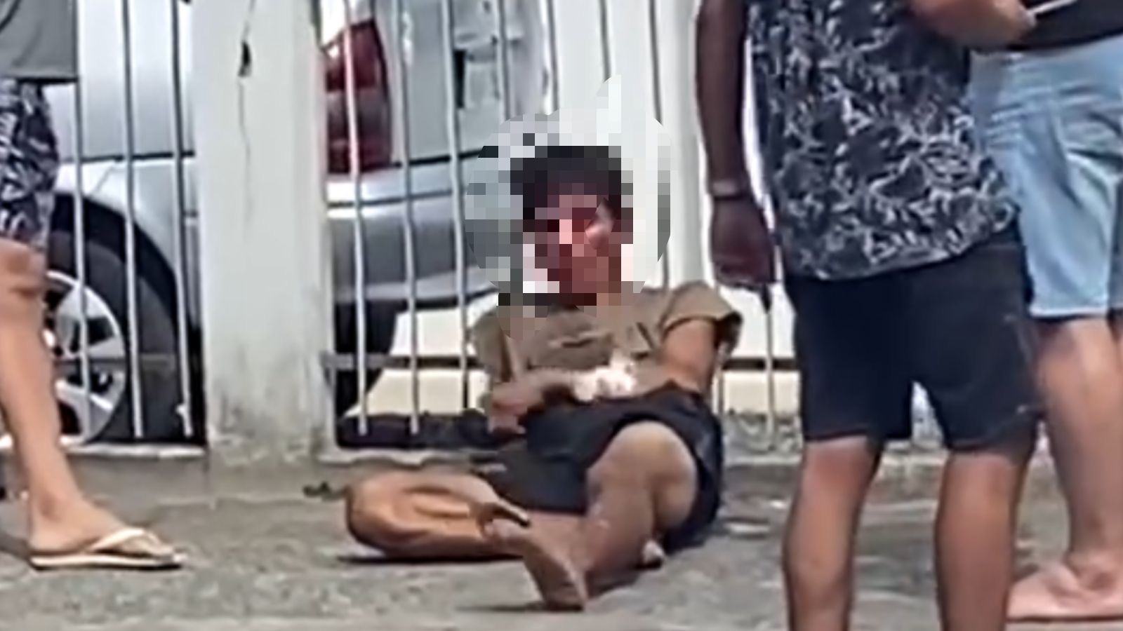 Homem suspeito de furto é contido por moradores após ameaçar pessoas em bairro de Joinville