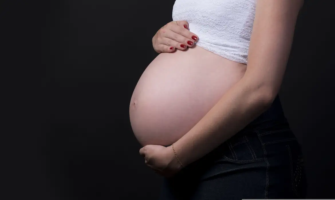 Estudo indica que cesariana aumenta em 45% o risco de câncer raro de placenta