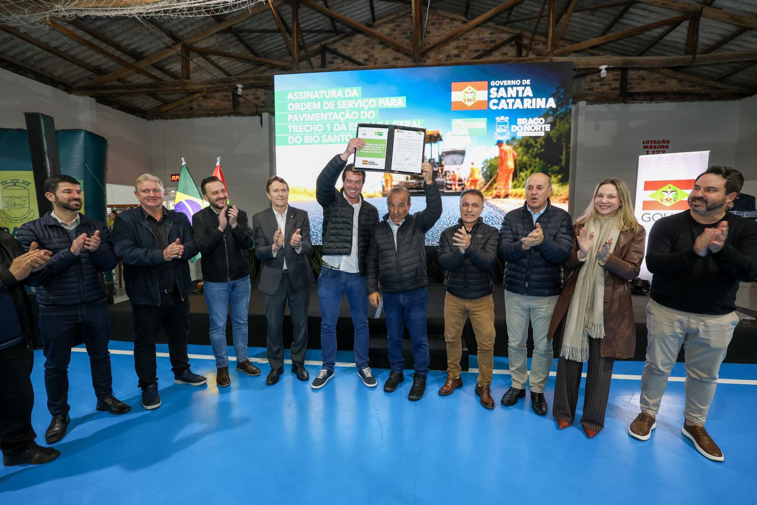 Governador anuncia investimentos em infraestrutura, habitação, esporte  e bem-estar animal em Braço do Norte