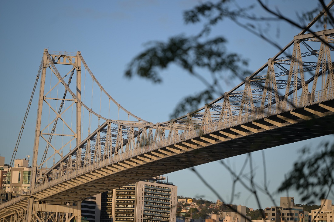 Ponte Hercílio Luz terá fechamento noturno para obras de manutenção