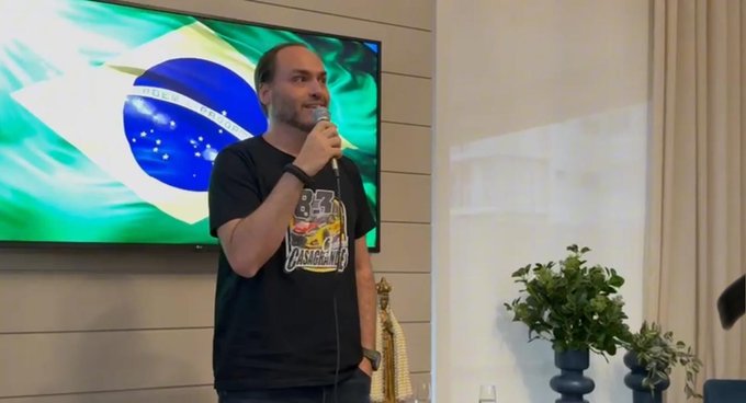 Carlos Bolsonaro contrata ex-secretário de governador que disse que Bolsonaro é ‘uma tragédia’ quando ‘abre a boca’