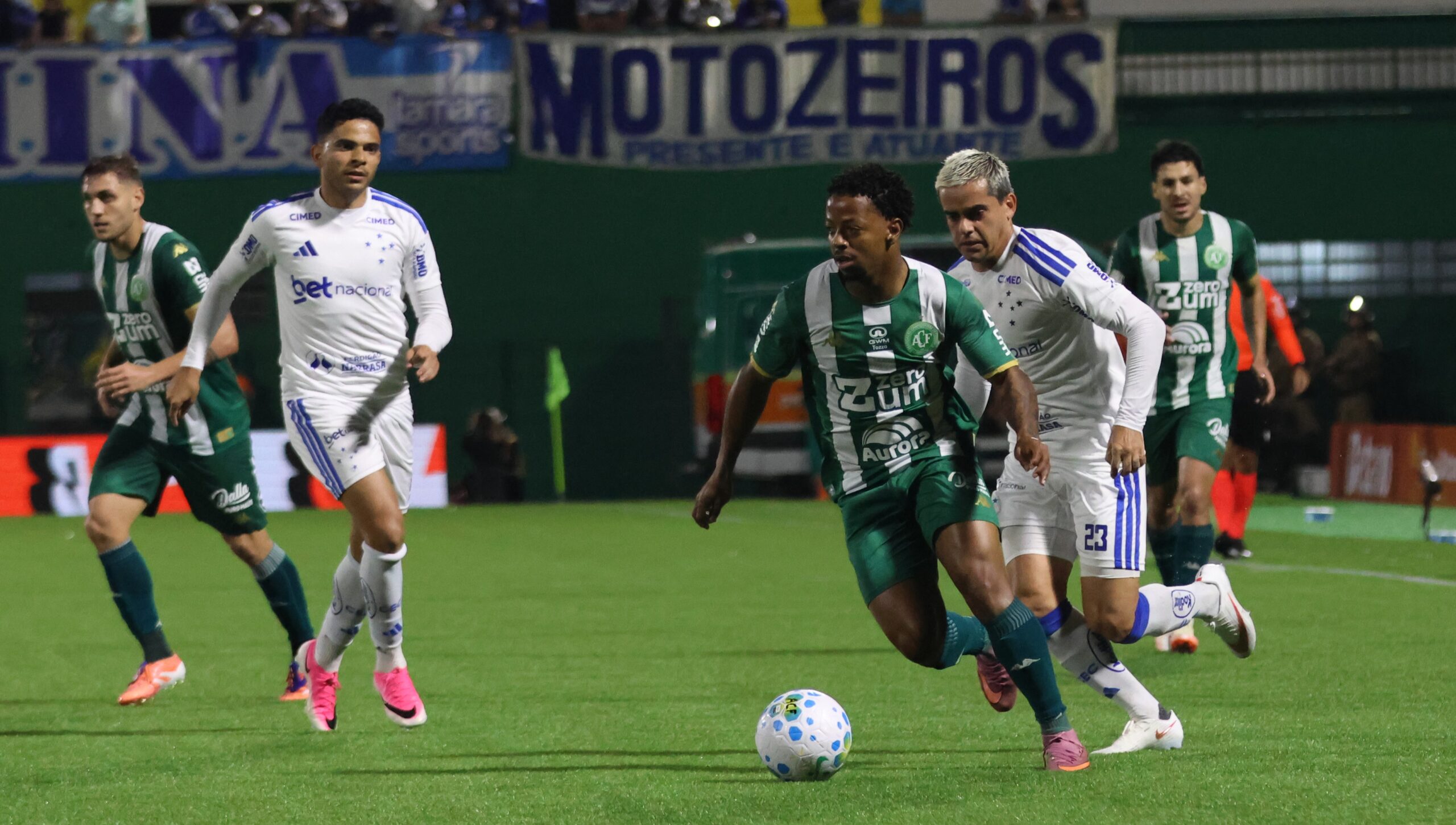 Chapecoense decide vaga para as quartas de final da Copa do Brasil