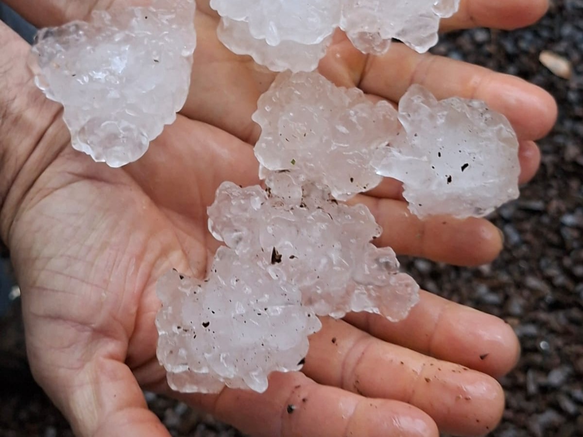 Chuva intensa com granizo causa danos em 23 municípios de Santa Catarina e cinco decretam situação de emergência