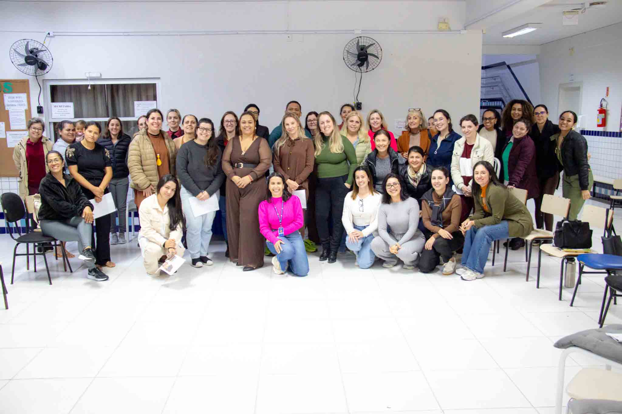 Roda de conversa no CEI Lício Mauro da Silveira aborda limites na educação dos filhos