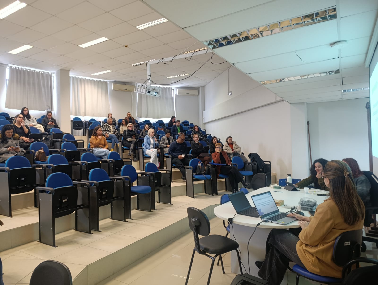Serviço Família Acolhedora amplia diálogo com profissionais de saúde