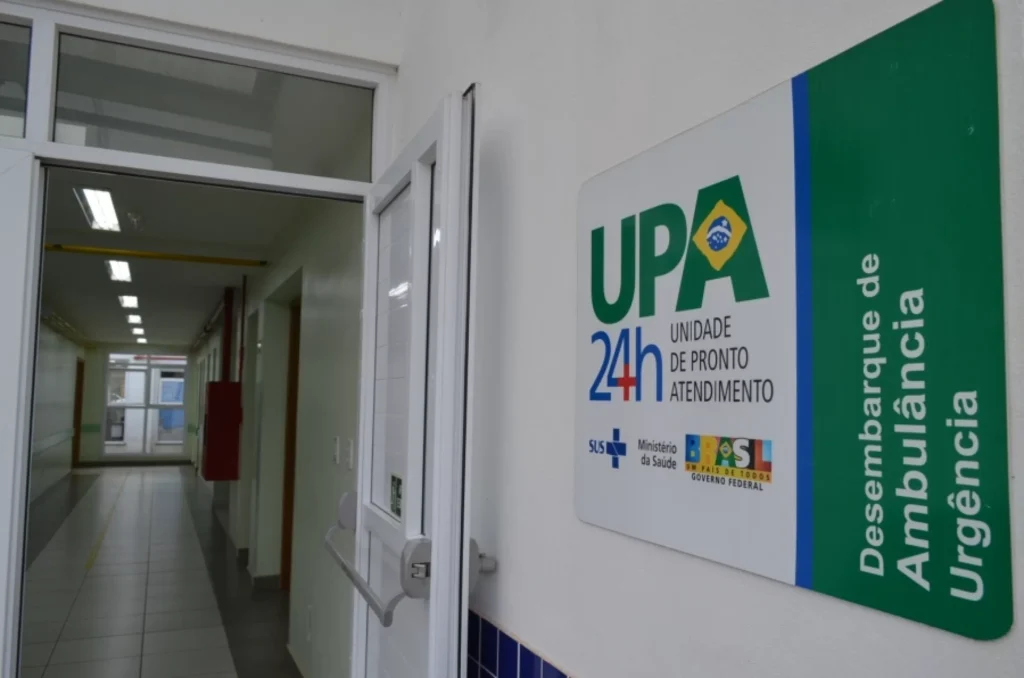 Casal é preso após levar bebê morto à UPA e deixar outro filho trancado em carro