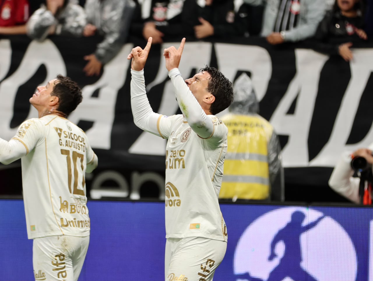 Chapecoense vence o Corinthians no Brasileirão