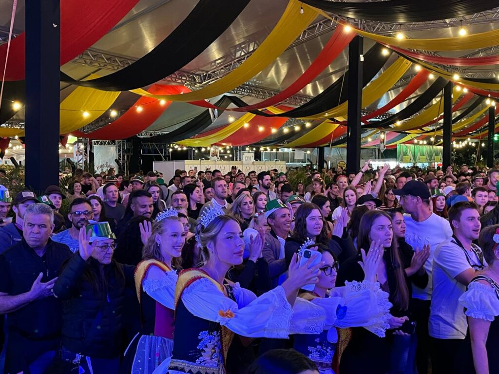 Fenachopp estreia nesta quinta-feira com Os Montanari, Banda Cavalinho e entrada gratuita