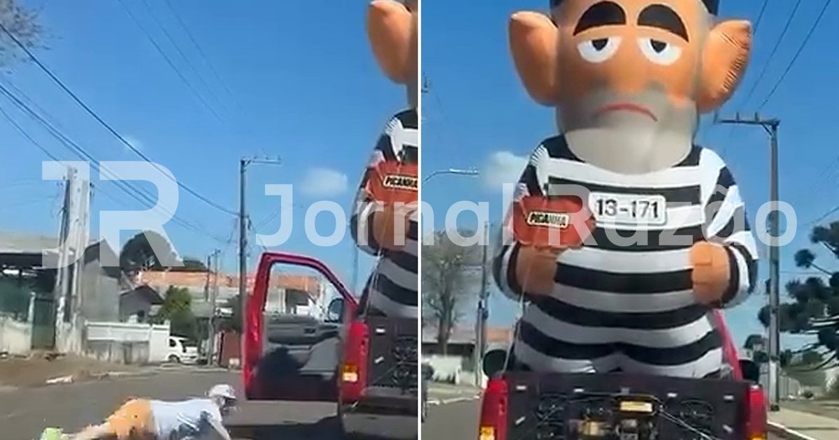 Homem tenta correr ao lado de carro em protesto contra o PT em SC e o inesperado acontece