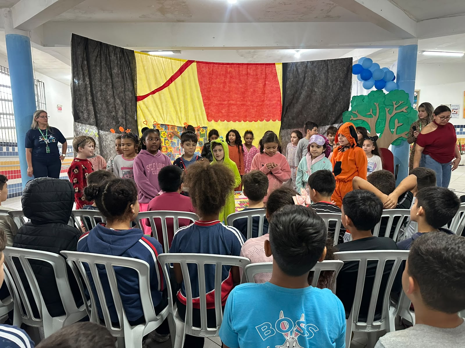 Hora do Conto une literatura, música e diferentes áreas do conhecimento no CEM São Luiz