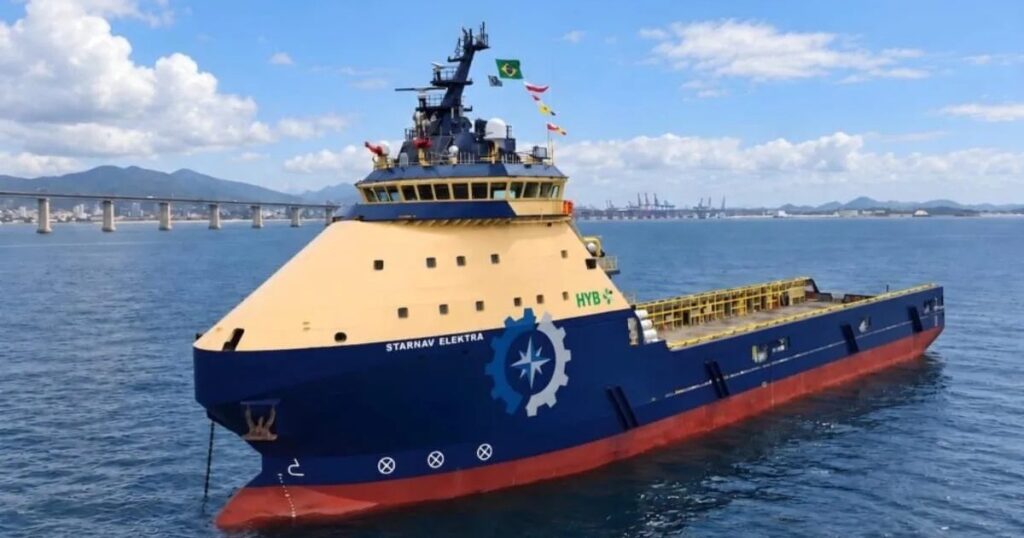 Navio de R$ 450 milhões construído em Itajaí chega ao Rio com tripulação 100% feminina