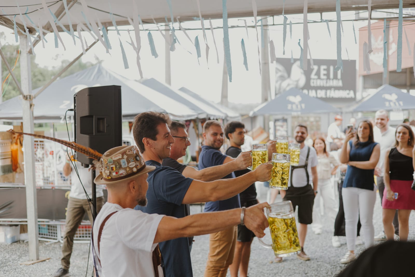 Oktober Zeit reúne gastronomia, música e cerveja neste sábado em Joinville