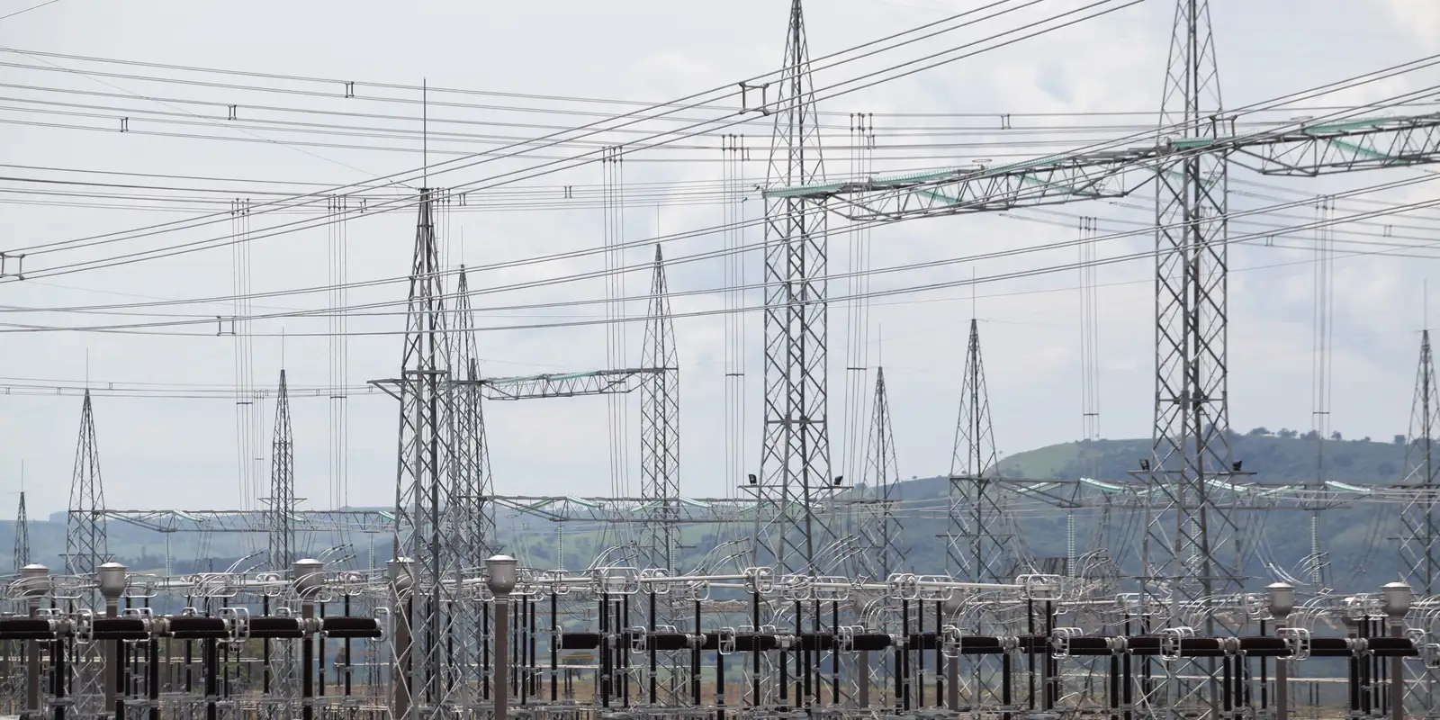 Aneel prevê três leilões de transmissão de energia em 2027