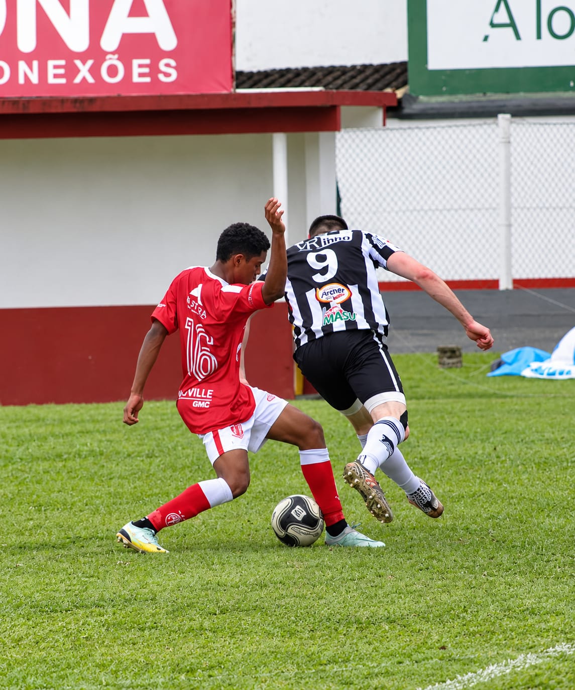 Caxias e América se enfrentam neste sábado pela semifinal da Primeirona em Joinville